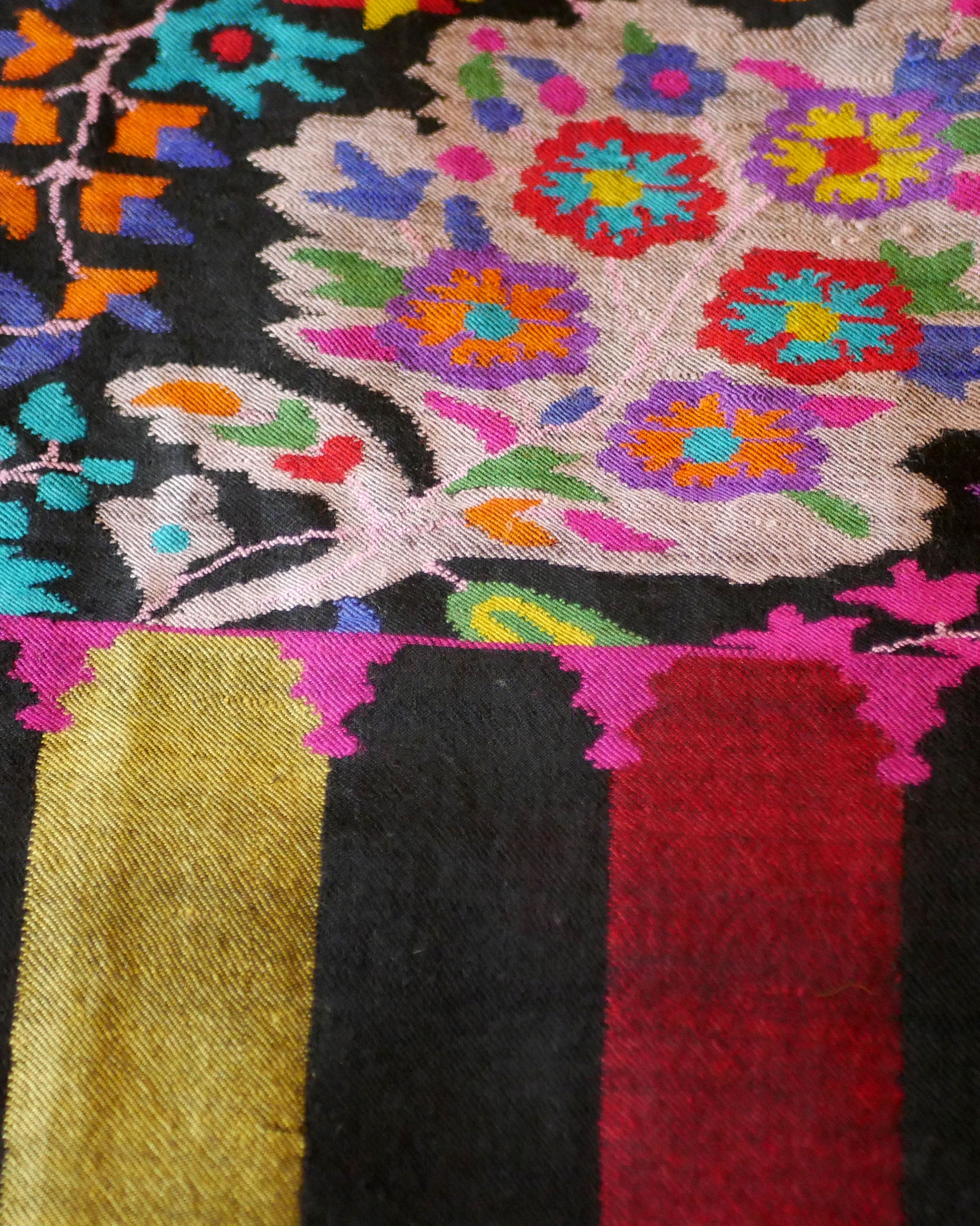 Reversible Kani Pashmina Shawl – Authentic Kashmir Handwoven