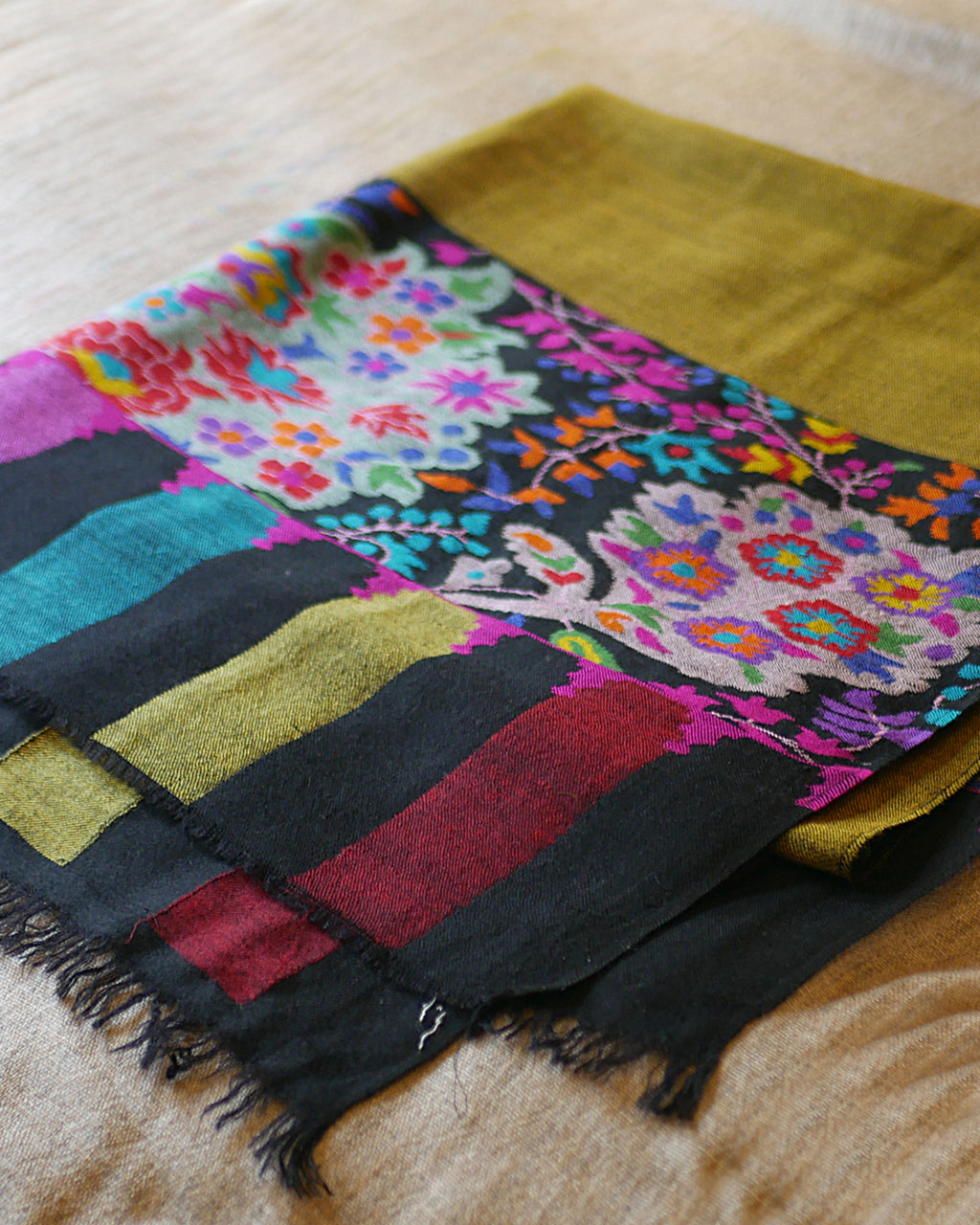 Reversible Kani Pashmina Shawl – Authentic Kashmir Handwoven