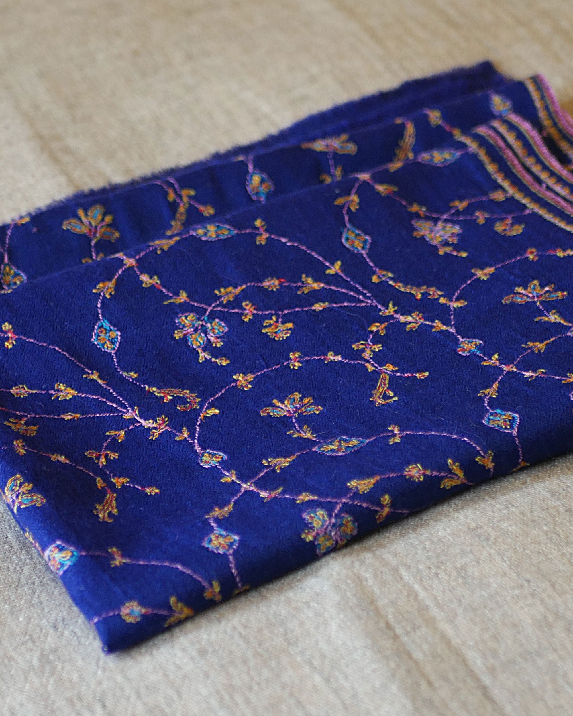 Crimson Dusk Pure Pashmina Shawl – Classic Kashmir Weave