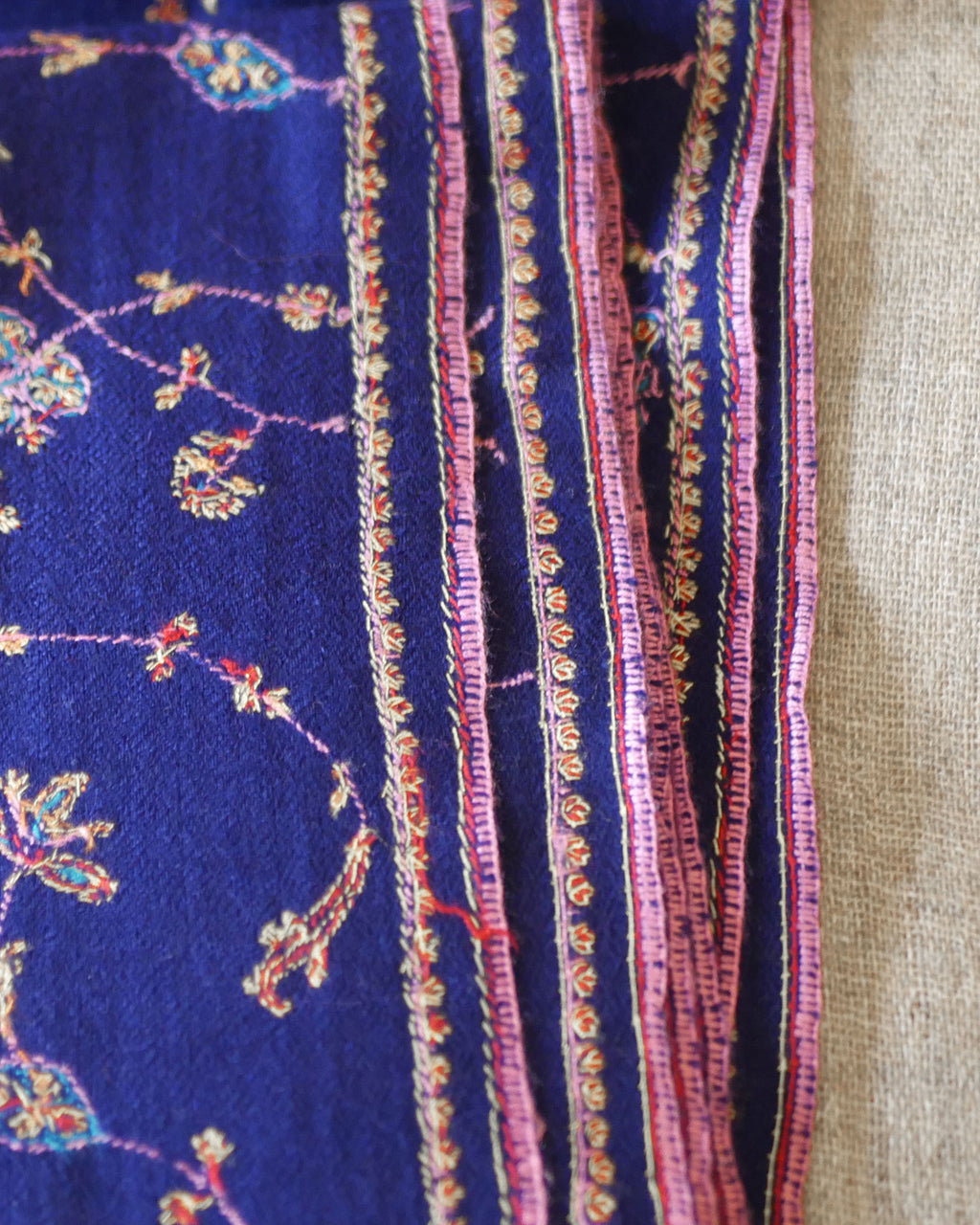 Crimson Dusk Pure Pashmina Shawl – Classic Kashmir Weave