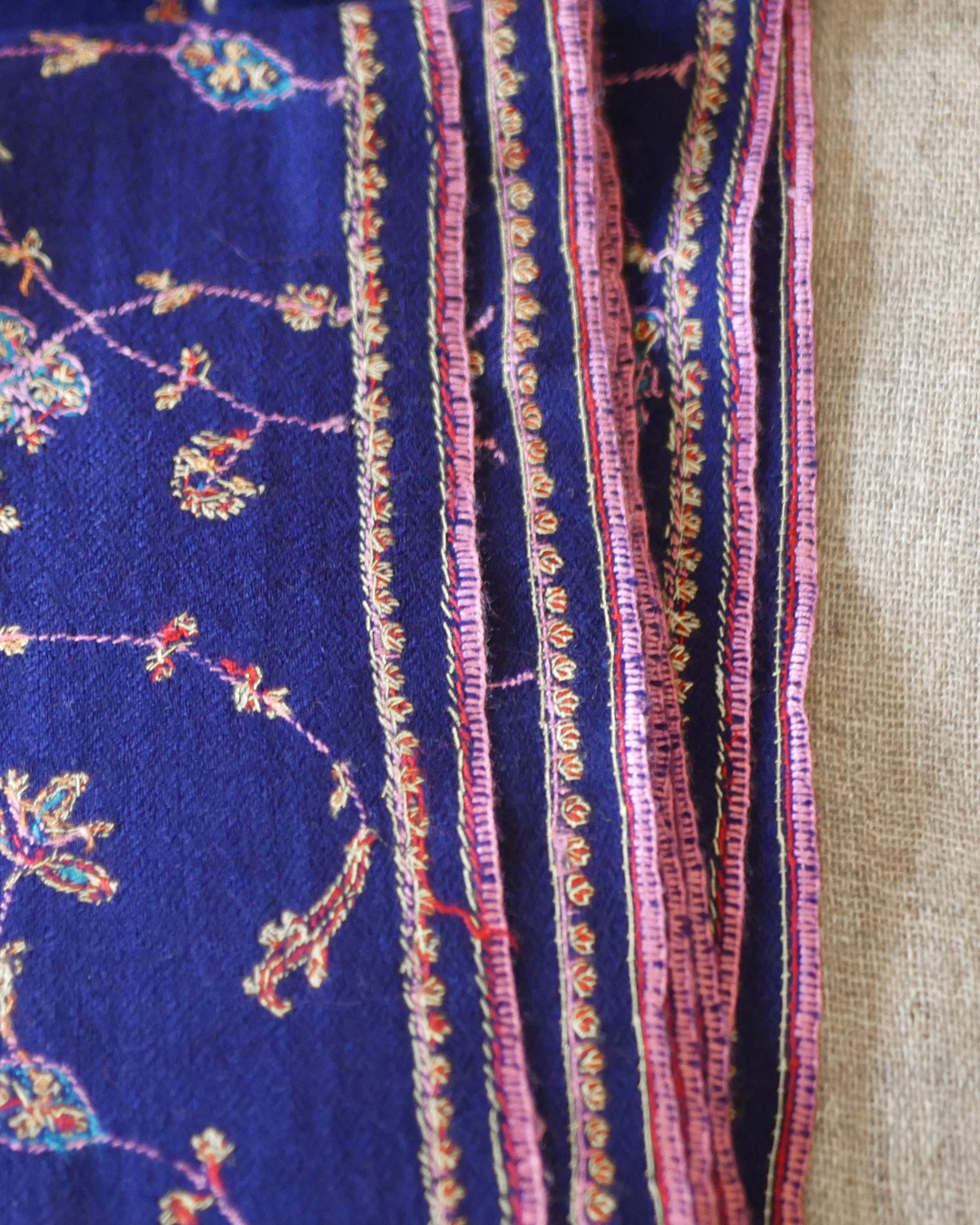 Crimson Dusk Pure Pashmina Shawl – Classic Kashmir Weave