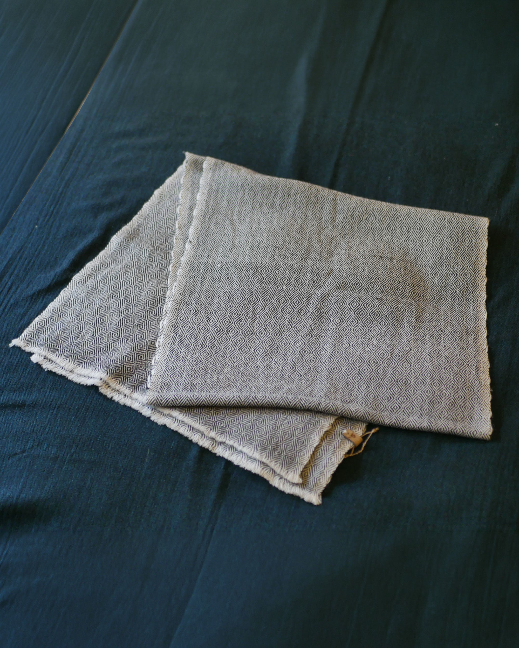 Himalayan Diamond Weave Pashmina Scarf – Fully Handmade in Nepal